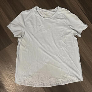 Lululemon Women's Quick Pace Top Baby Blue Crossover Back Size 6